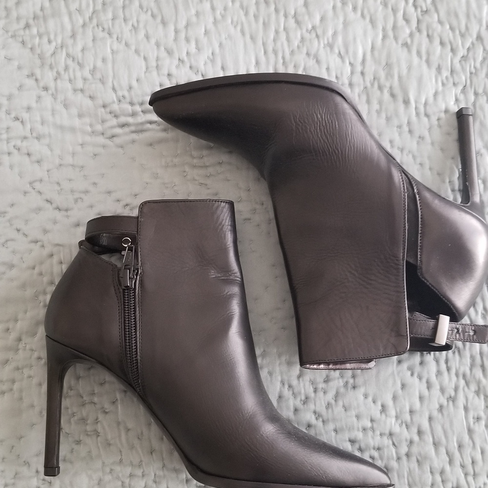 Vince Booties